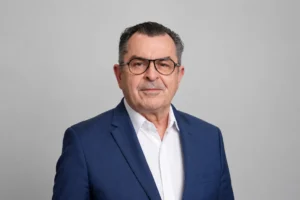 Portrait von Janis Vassiliou